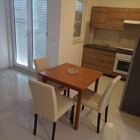 Apartment Zdrave - Free Parking Makarska Kültér fotó